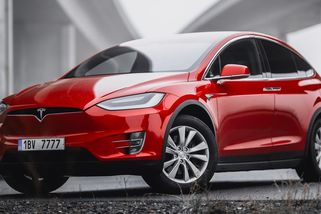 Nejojetější Tesla Model X v ČR najela přes 400 tisíc kilometrů, tahala těžké přívěsy a poznala jen rychlodobíjení. Stav vozu šokuje - Garáž.cz
